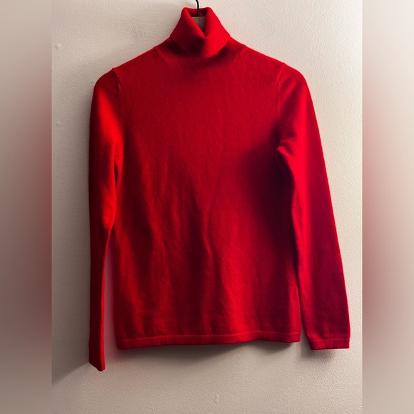 J. Mclaughlin Red Turtleneck Sweater 100% Cashmere Soft Classic S - Picture 2 of 7